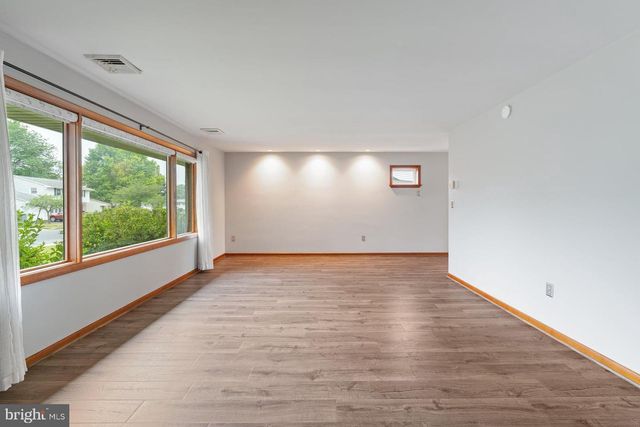 102 LYNNWOOD DR, Palmyra, PA 17078