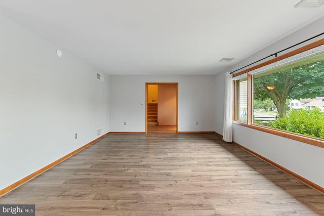 102 LYNNWOOD DR, Palmyra, PA 17078