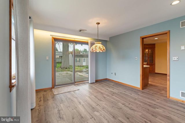 102 LYNNWOOD DR, Palmyra, PA 17078