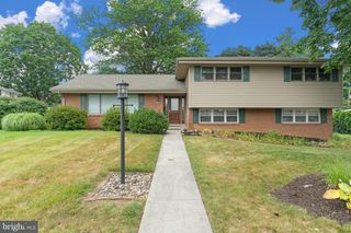 102 LYNNWOOD DR, Palmyra, PA 17078