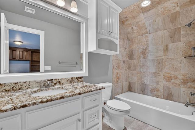2501 Semillon Way, Edmond, OK 73012