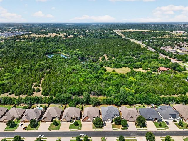 2501 Semillon Way, Edmond, OK 73012
