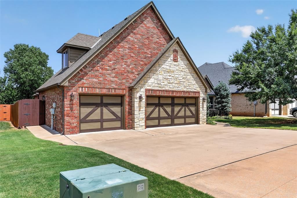 2501 Semillon Way, Edmond, OK 73012