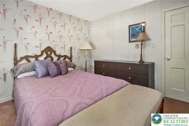 1148 Meadowbrook Circle West, Allentown City, PA 18103