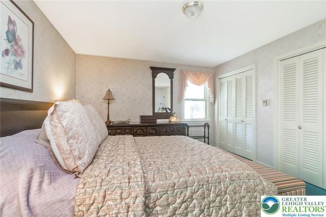 1148 Meadowbrook Circle West, Allentown City, PA 18103