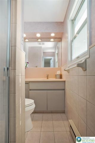 1148 Meadowbrook Circle West, Allentown City, PA 18103