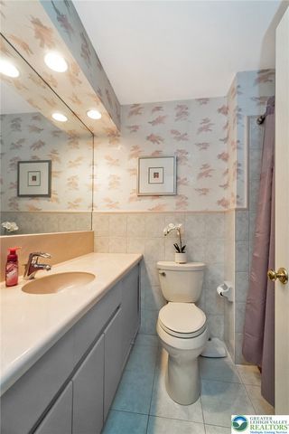 1148 Meadowbrook Circle West, Allentown City, PA 18103