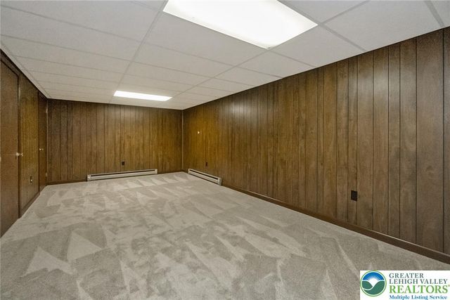 1148 Meadowbrook Circle West, Allentown City, PA 18103