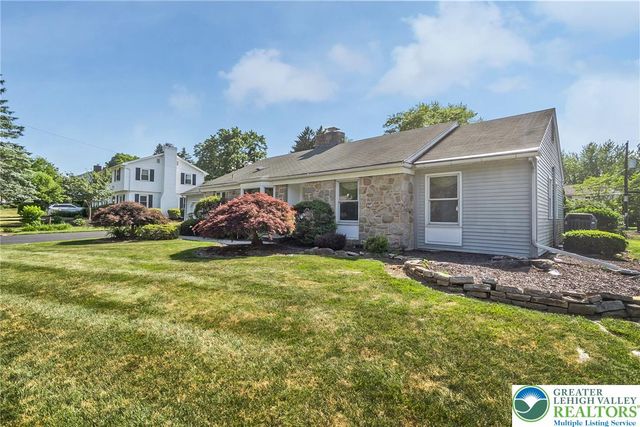 1148 Meadowbrook Circle West, Allentown City, PA 18103