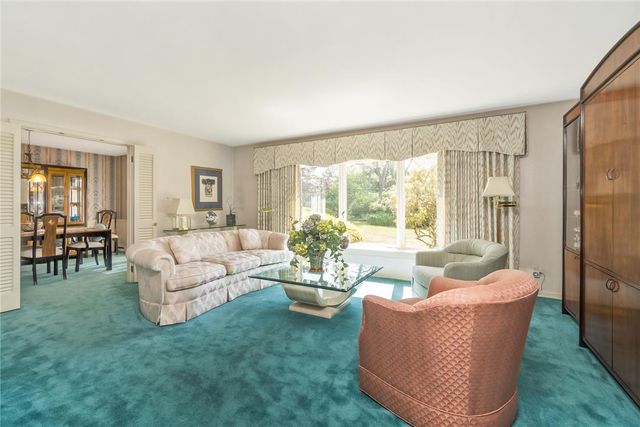 1148 Meadowbrook Circle West, Allentown City, PA 18103