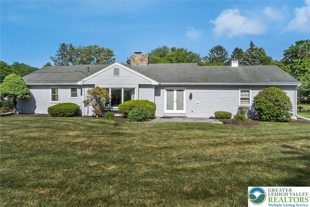 1148 Meadowbrook Circle West, Allentown City, PA 18103