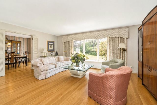 1148 Meadowbrook Circle West, Allentown City, PA 18103