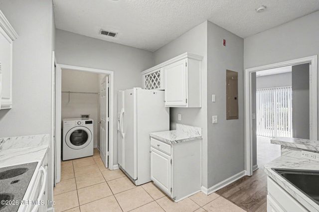 10000 GATE Parkway 916, Jacksonville, FL 32246