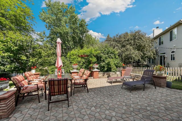 545 Waterford Drive, Oswego, IL 60543