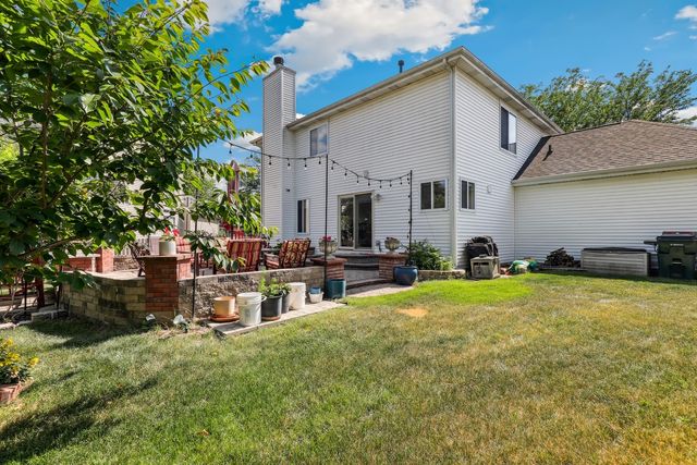 545 Waterford Drive, Oswego, IL 60543