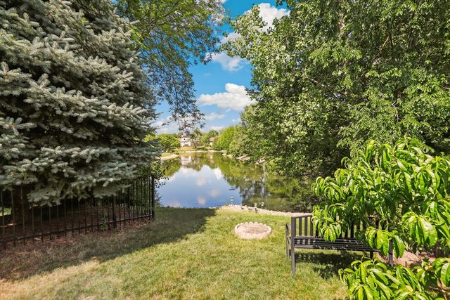 545 Waterford Drive, Oswego, IL 60543