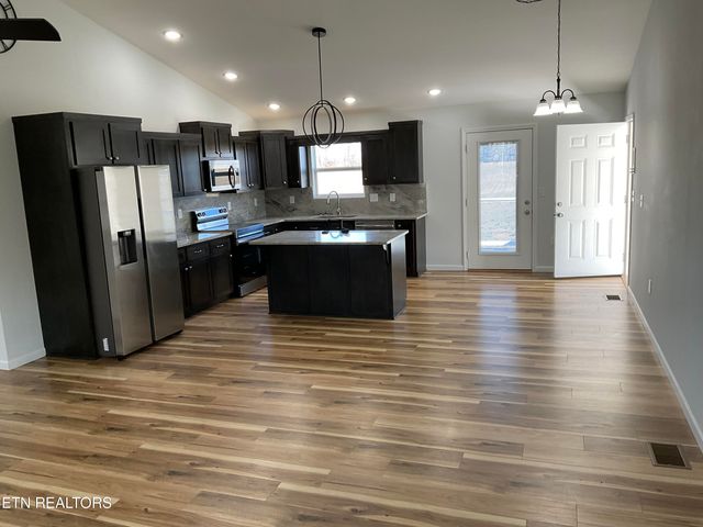 3669 Martha Washington Rd, Clarkrange, TN 38553