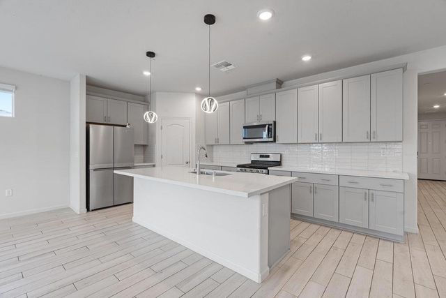 2141 Wildflower Drive, Hollister, CA 95023