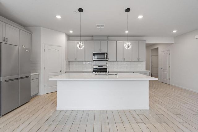 2141 Wildflower Drive, Hollister, CA 95023