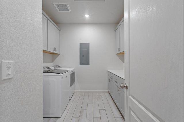 2141 Wildflower Drive, Hollister, CA 95023