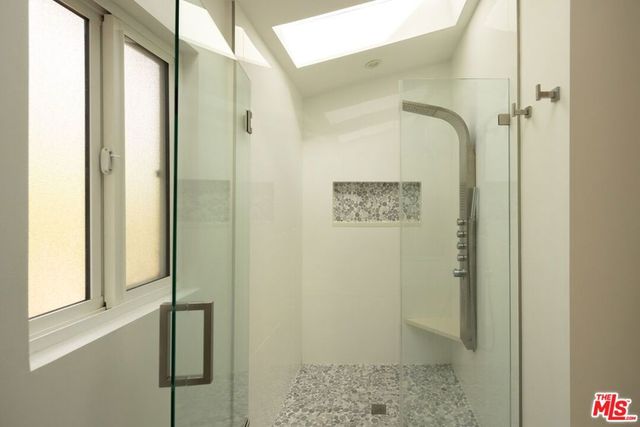 4833 Dunman Avenue, Woodland Hills, CA 91364