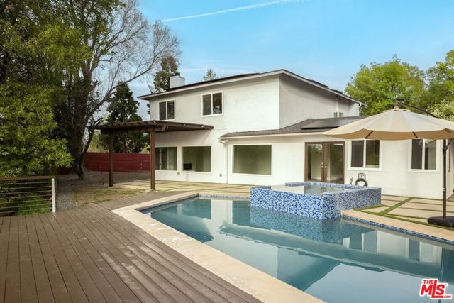 4833 Dunman Avenue, Woodland Hills, CA 91364