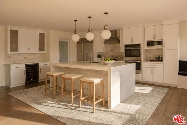 4833 Dunman Avenue, Woodland Hills, CA 91364