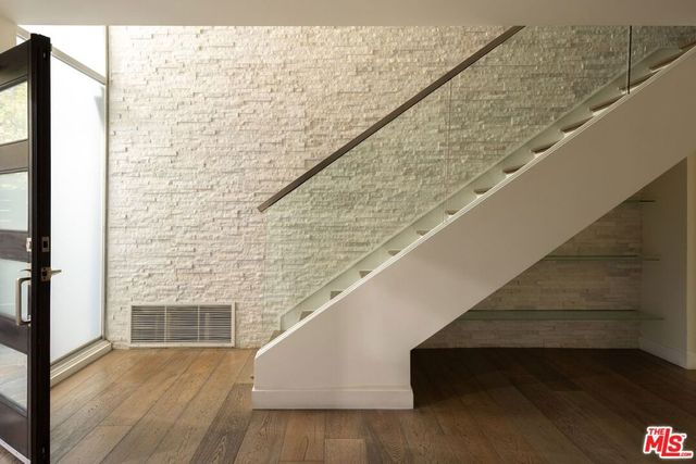 4833 Dunman Avenue, Woodland Hills, CA 91364