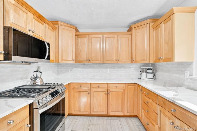 33 Smith Avenue, White Plains, NY 10605