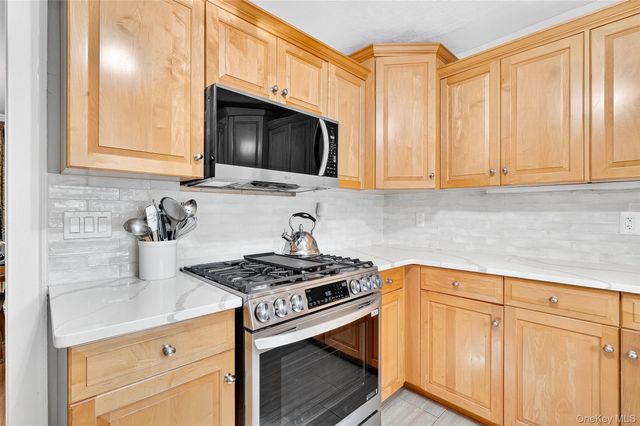 33 Smith Avenue, White Plains, NY 10605