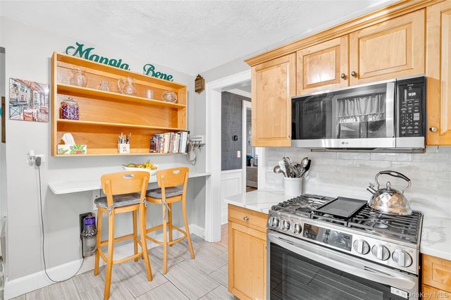 33 Smith Avenue, White Plains, NY 10605