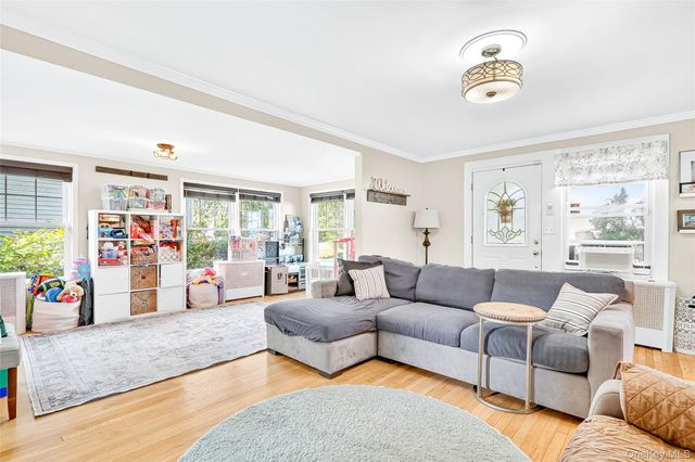 33 Smith Avenue, White Plains, NY 10605