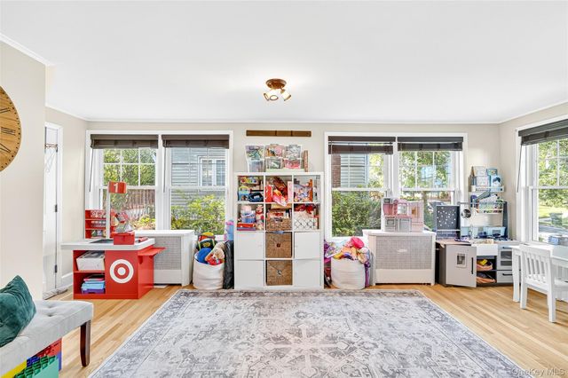 33 Smith Avenue, White Plains, NY 10605