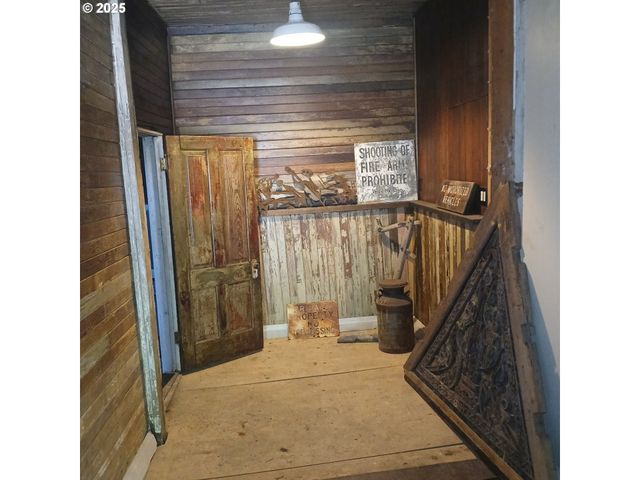 20055 Nw Pihl Rd, Banks, OR 97106