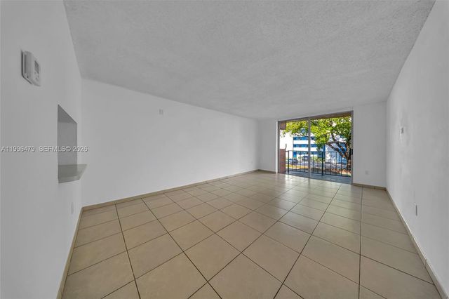 9360 Fontainebleau Blvd 208, Miami, FL 33172