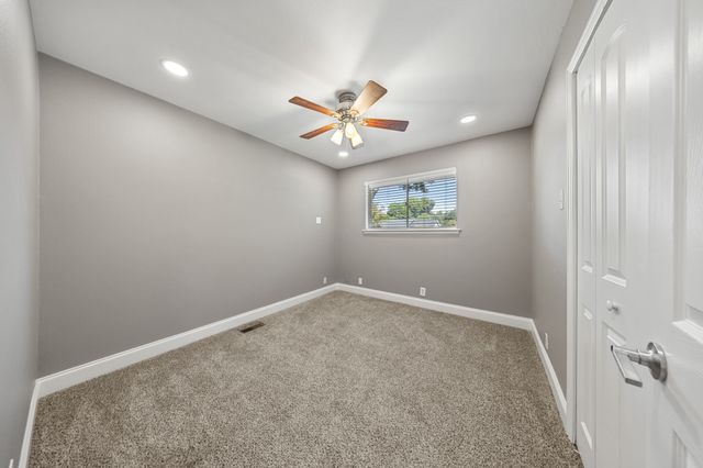 9735 Queenswood Lane, Dallas, TX 75238