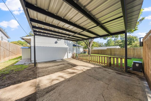 9735 Queenswood Lane, Dallas, TX 75238