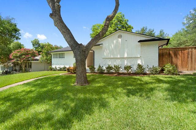 9735 Queenswood Lane, Dallas, TX 75238