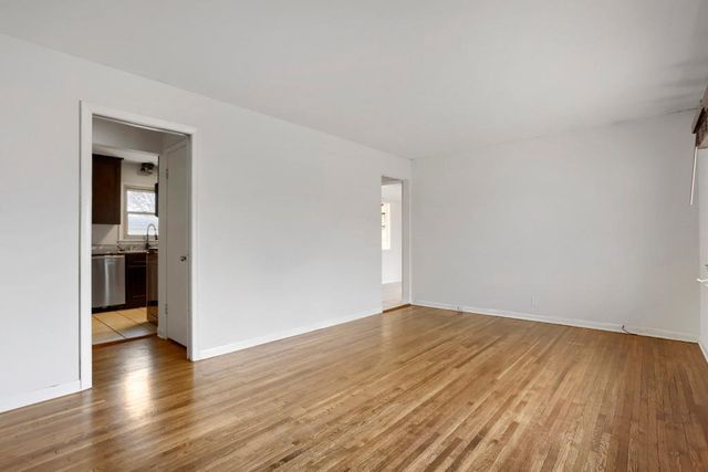 5932 Hampshire Avenue N, Crystal, MN 55428