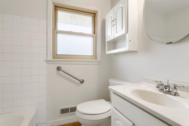 5932 Hampshire Avenue N, Crystal, MN 55428