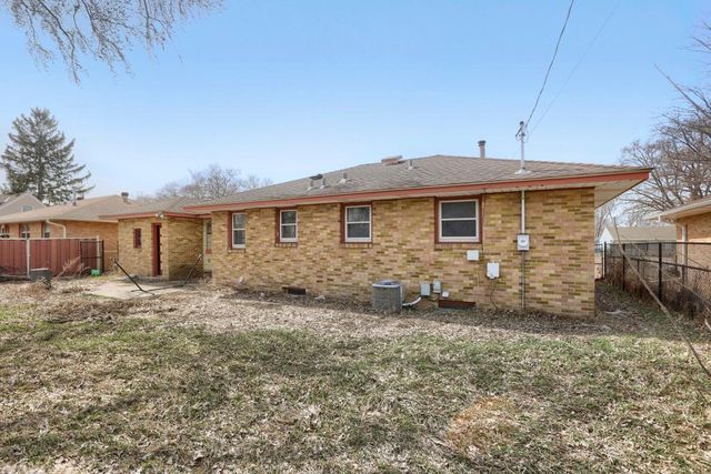 5932 Hampshire Avenue N, Crystal, MN 55428