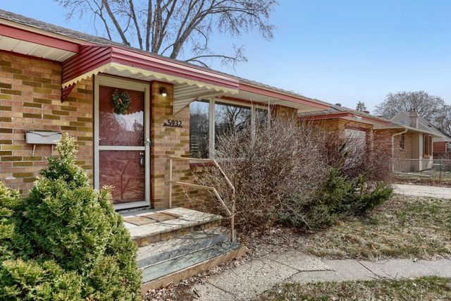 5932 Hampshire Avenue N, Crystal, MN 55428