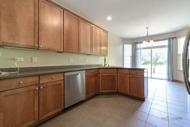 2636 Pondview Drive, Algonquin, IL 60102