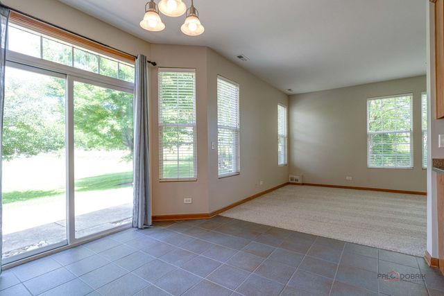 2636 Pondview Drive, Algonquin, IL 60102