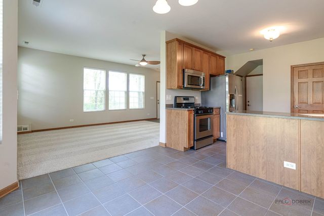 2636 Pondview Drive, Algonquin, IL 60102