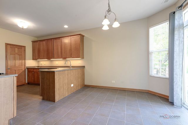 2636 Pondview Drive, Algonquin, IL 60102