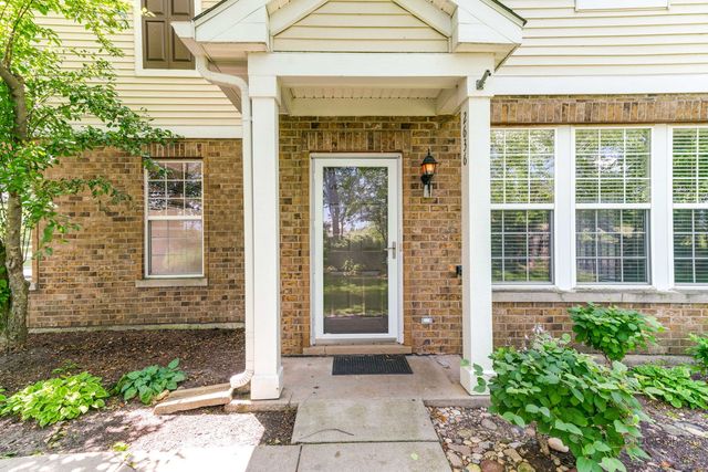 2636 Pondview Drive, Algonquin, IL 60102