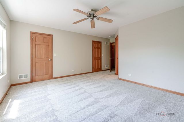 2636 Pondview Drive, Algonquin, IL 60102