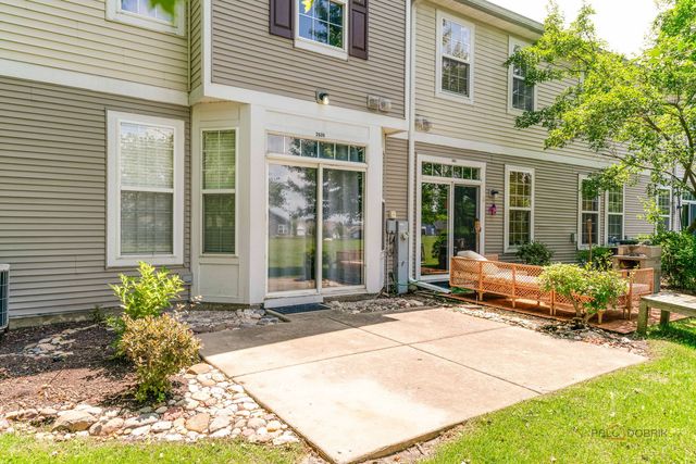 2636 Pondview Drive, Algonquin, IL 60102