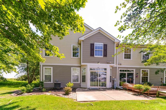 2636 Pondview Drive, Algonquin, IL 60102